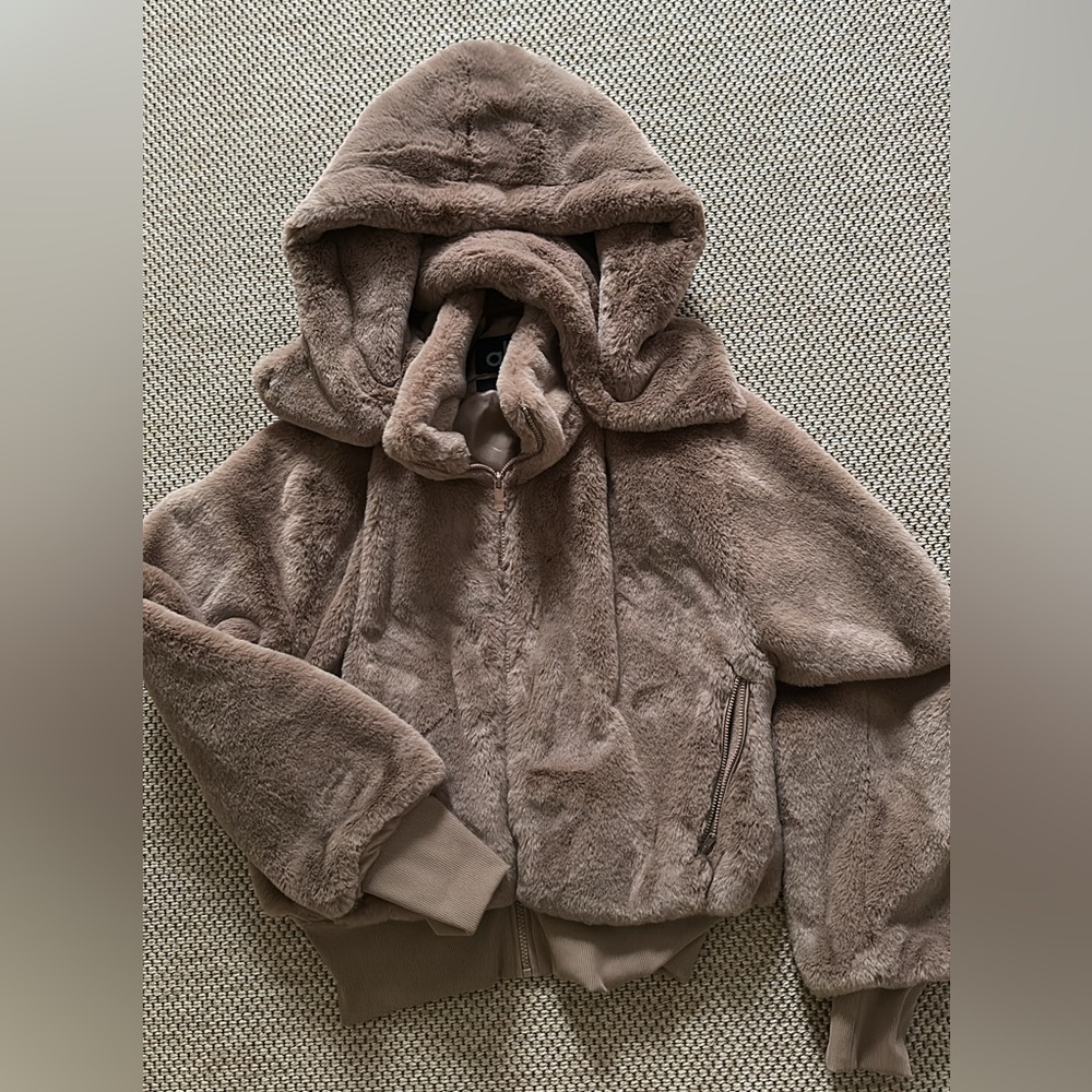 ALO YOGA Foxy Faux Fur Hooded Jacket - Picture 2 of 2
